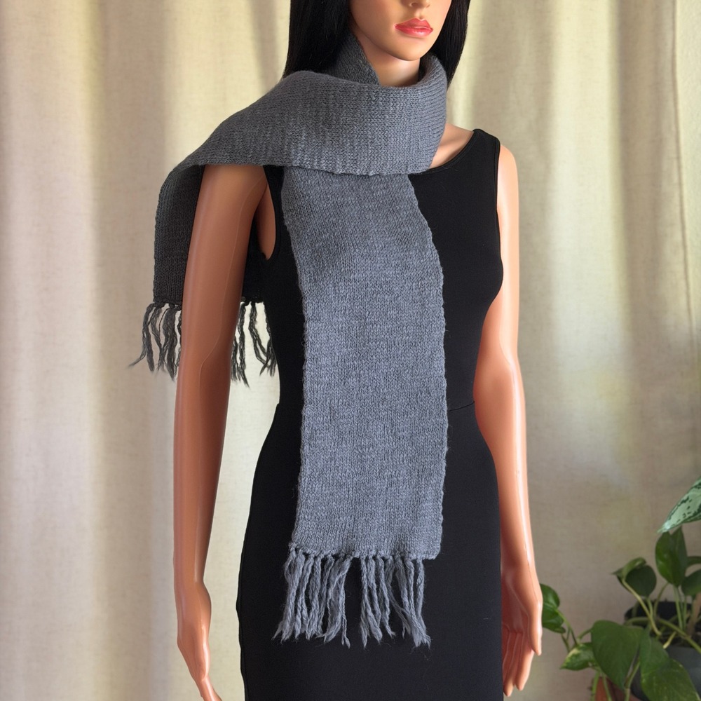 Boston Traders Grey Knit Fringed Scarf Winter Fall Minimalist Dark Academia